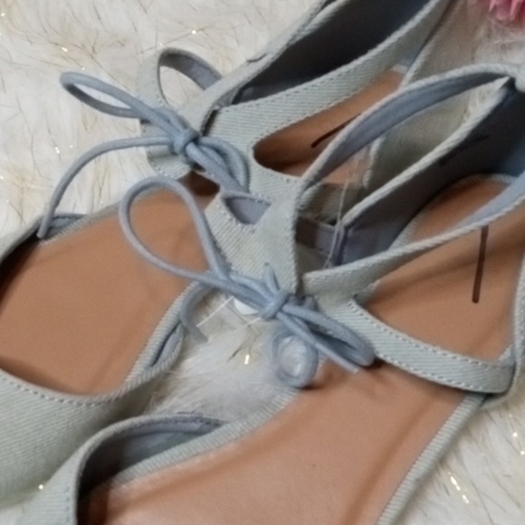 Gap Pointed Toe Flats - Picture 3 of 7